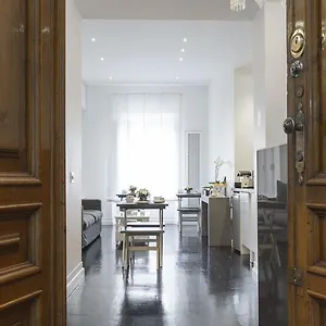 לינה וארוחת בוקר Xenia רומא