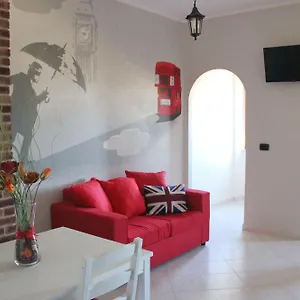 בית הארחה Metropolis Rooms&services פיומיצ'ינו